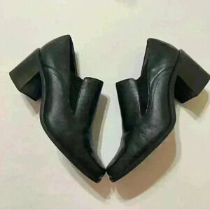 Nicole black leather slip on block heel Brazilian vintage court shoes Size 9.5 M